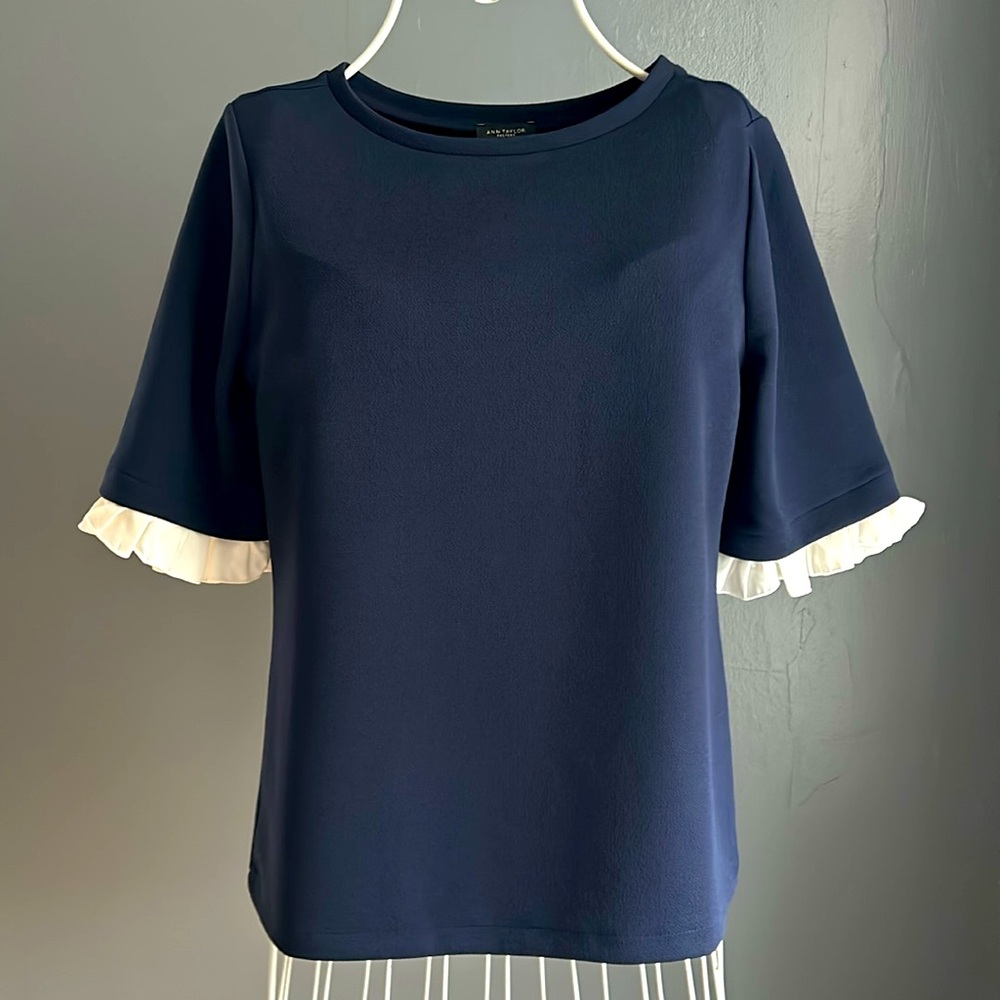 NWT Ann Taylor ruffled sleeved blouse